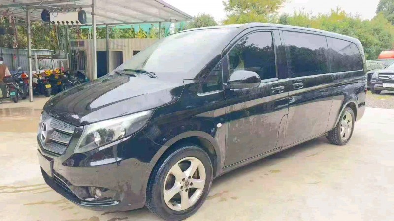 临沧21年奔驰威霆9