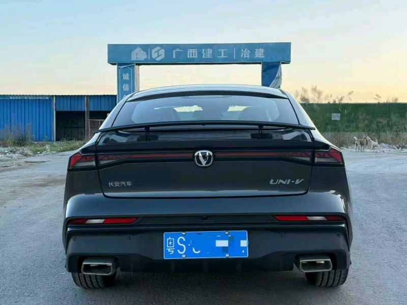 南宁25年长安汽车UNI6