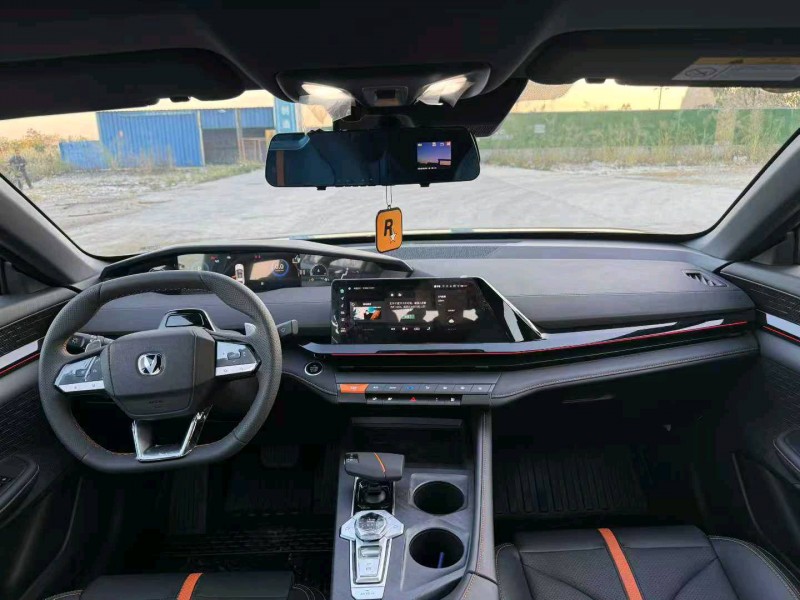 南宁25年长安汽车UNI8