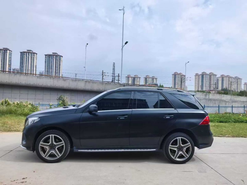 襄阳17年奔驰GLE8