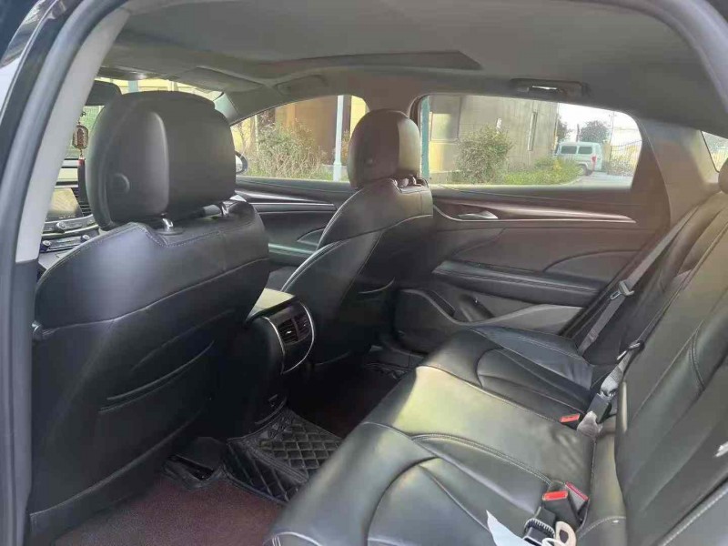 徐州20年别克君越6