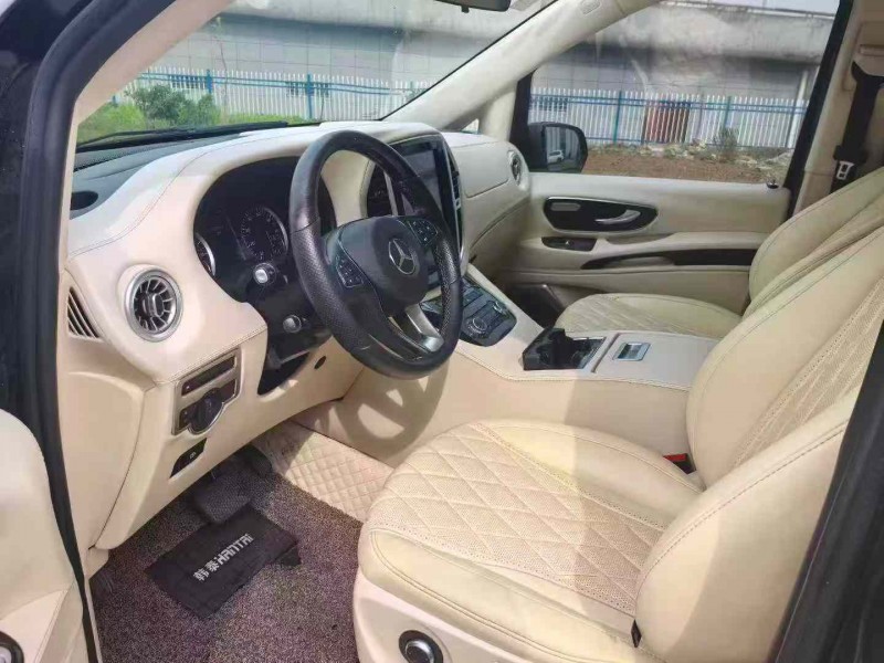 襄阳19年奔驰METRIS5