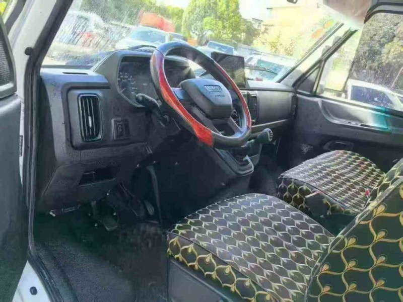 保山23年依维柯得意6