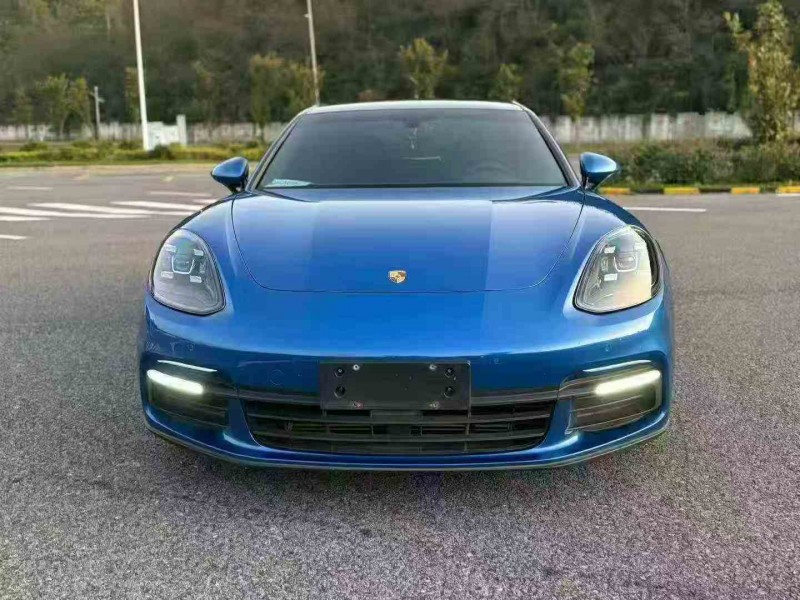 重庆19年保时捷帕拉梅拉1