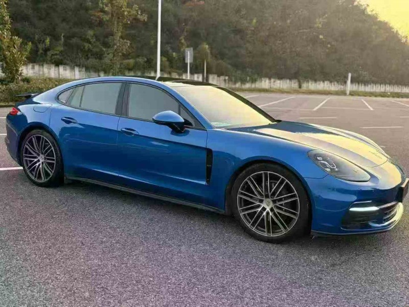 重庆19年保时捷帕拉梅拉2