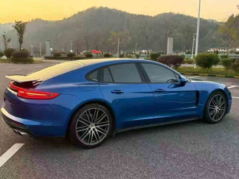 重庆19年保时捷帕拉梅拉6