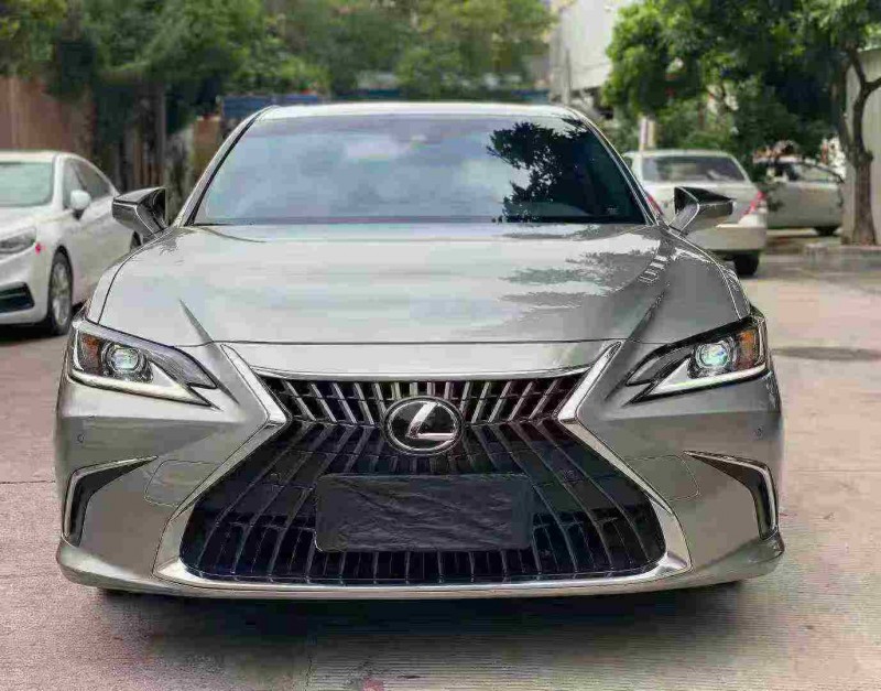 中山23年雷克萨斯ES1