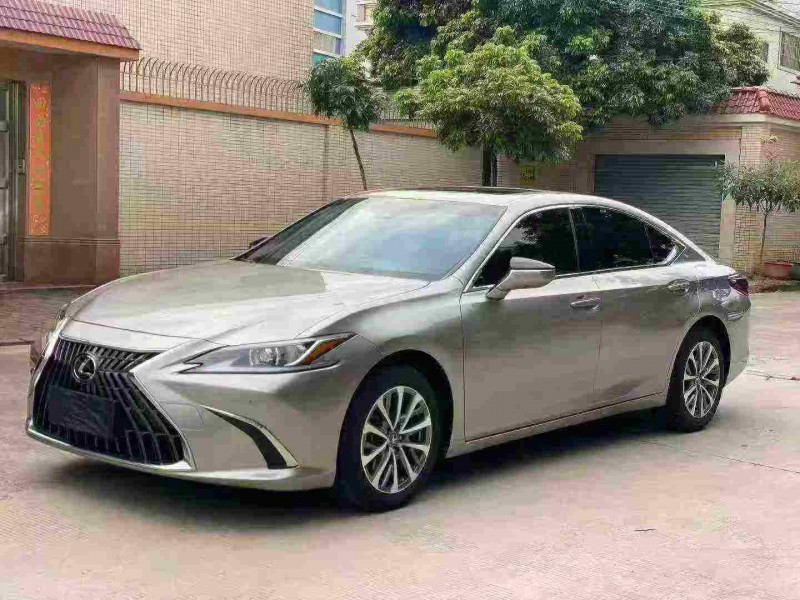 中山23年雷克萨斯ES3