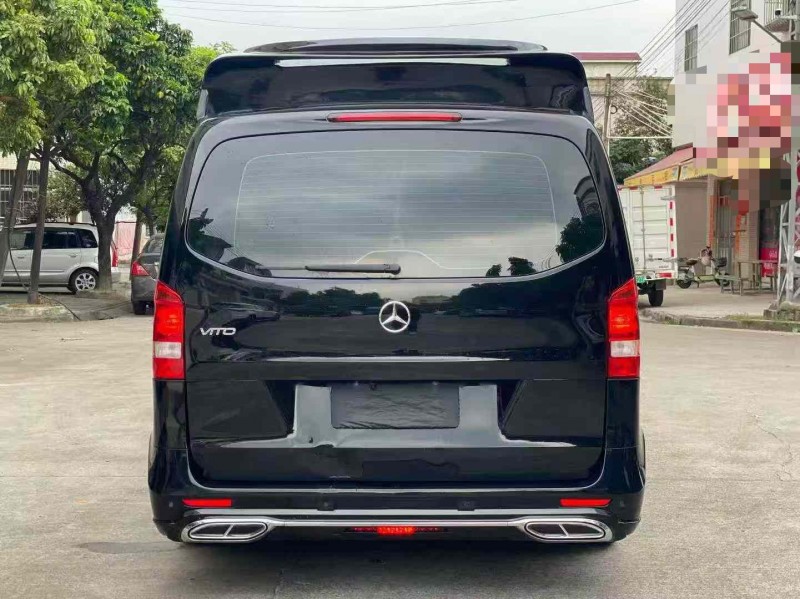 中山23年奔驰威霆9