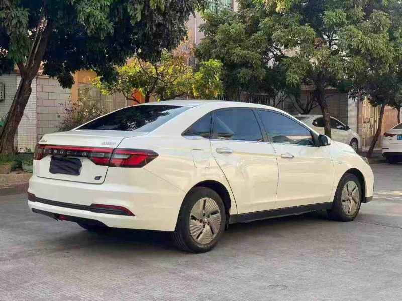 中山23年启辰D607