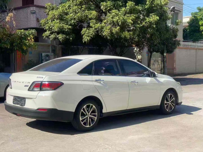 中山18年启辰D607