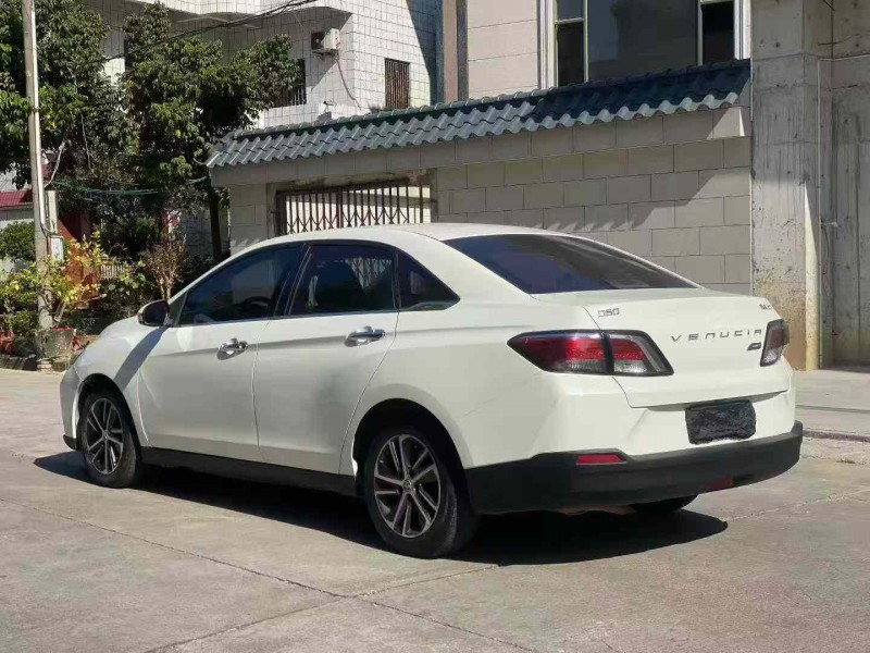 中山18年启辰D608