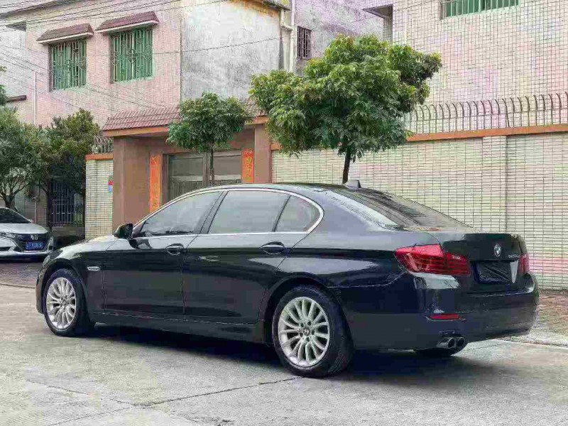 中山15年宝马5系8