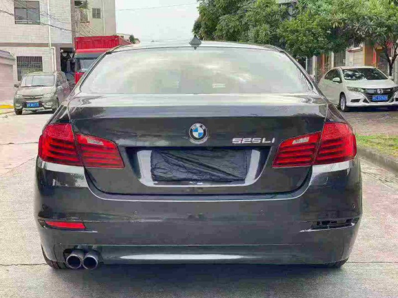 中山15年宝马5系9