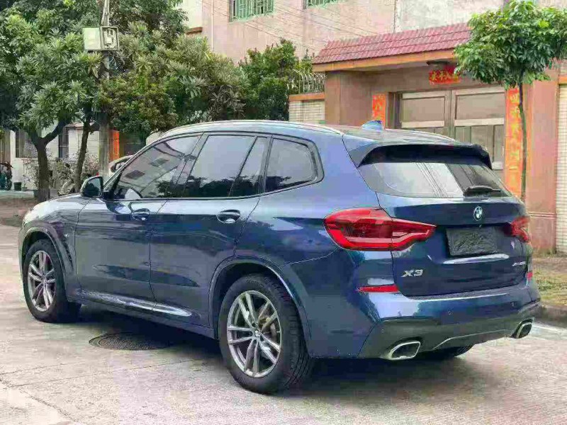 中山19年宝马X38