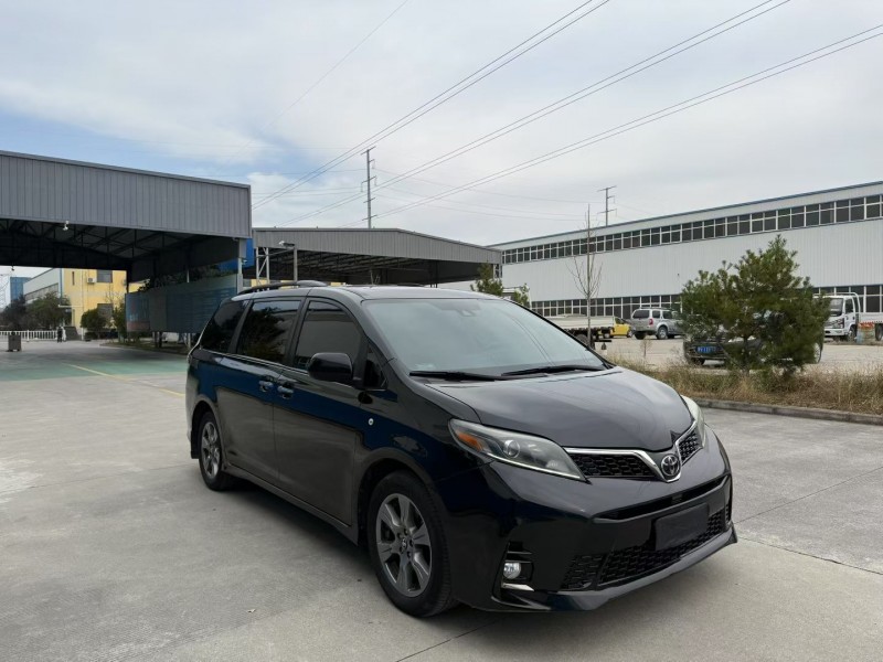 焦作19年丰田塞纳5