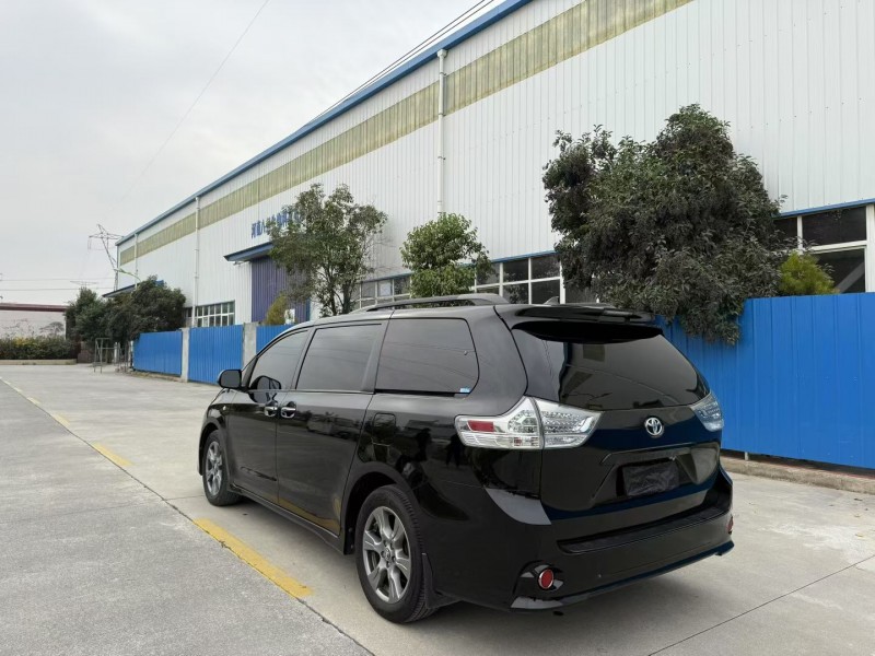 焦作19年丰田塞纳7