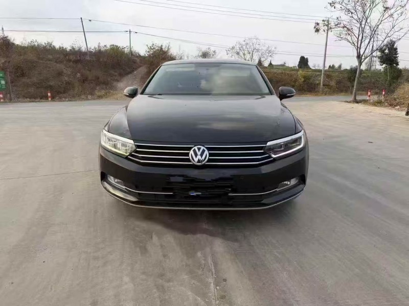 青岛17年大众迈腾1