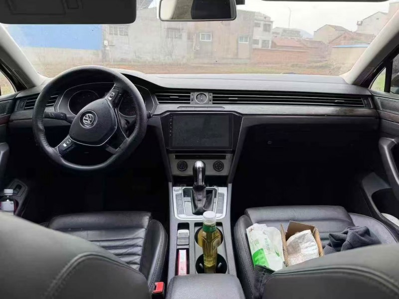 青岛17年大众迈腾4