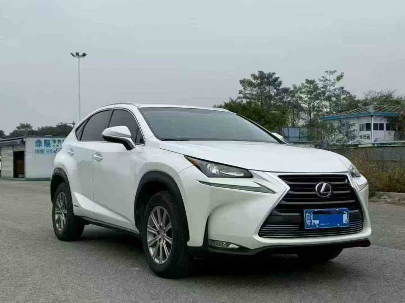 北海16年雷克萨斯NX3
