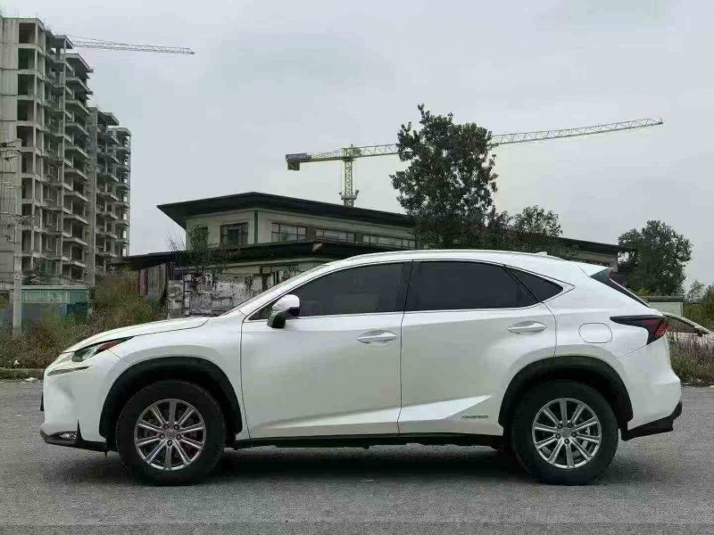 北海16年雷克萨斯NX5