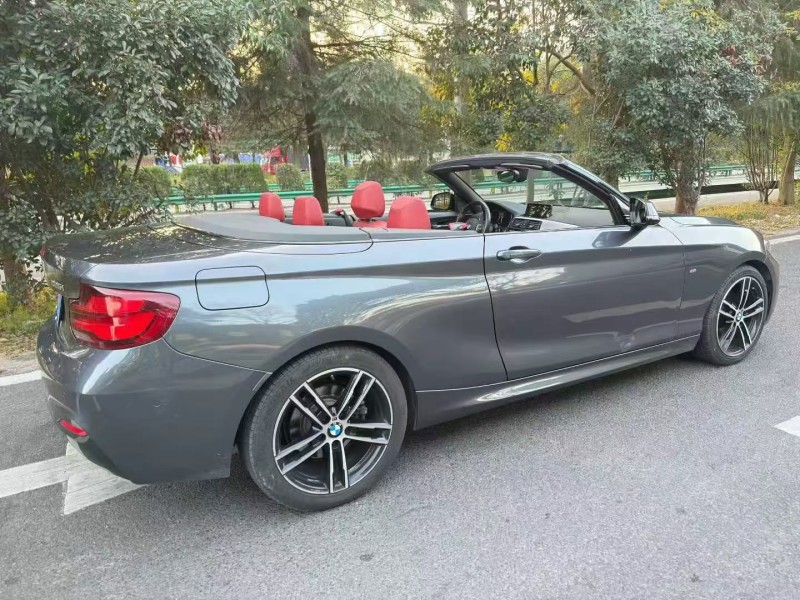 重庆21年宝马2系8