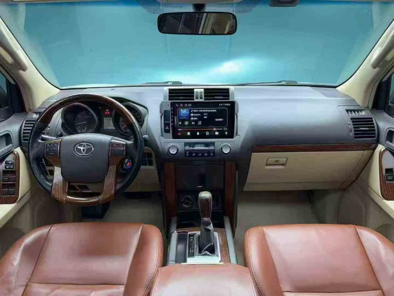 成都17年丰田普拉多6