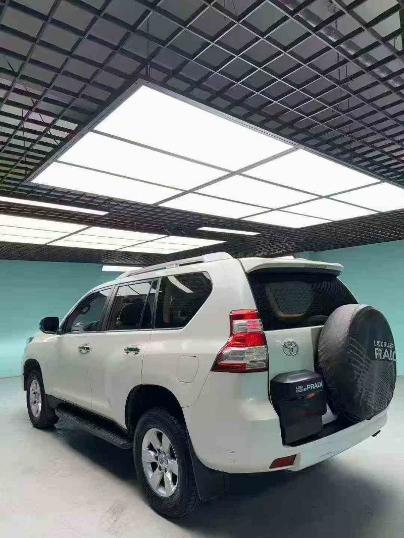 成都17年丰田普拉多7