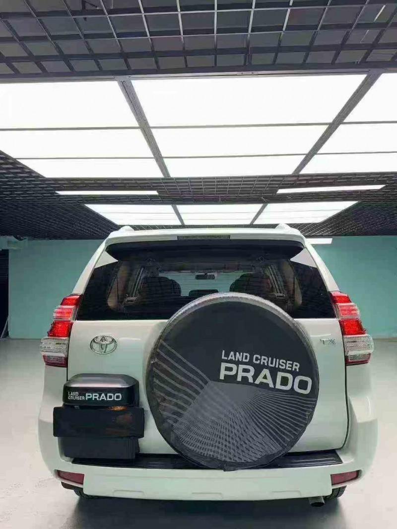 成都17年丰田普拉多9