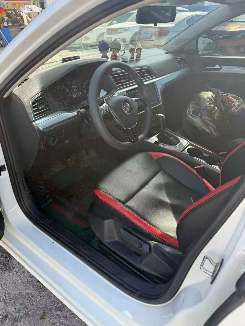 长沙21年大众凌渡3