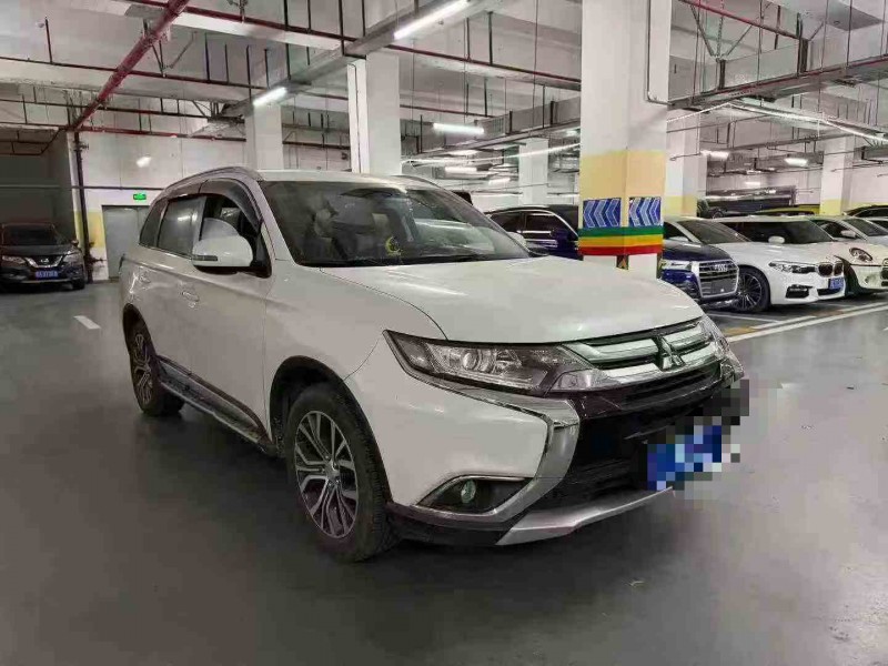 重庆18年三菱欧蓝德2