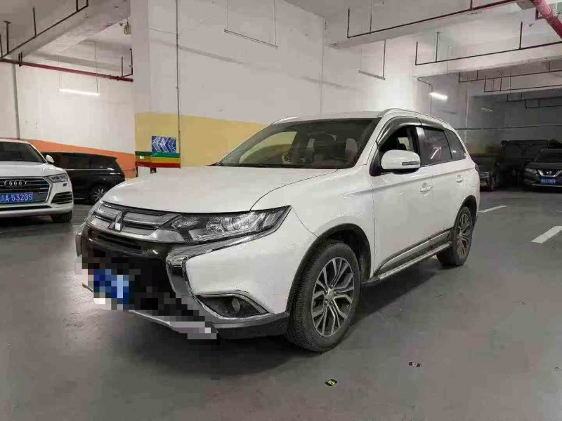 重庆18年三菱欧蓝德3