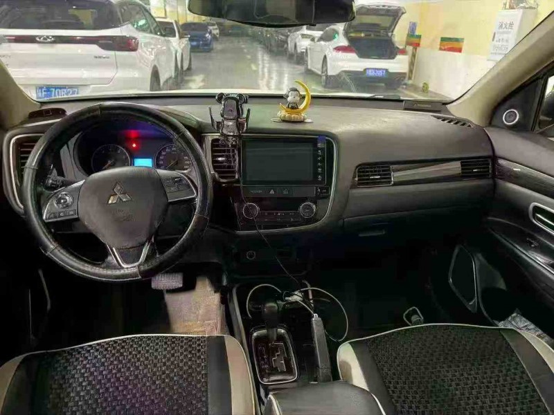 重庆18年三菱欧蓝德6