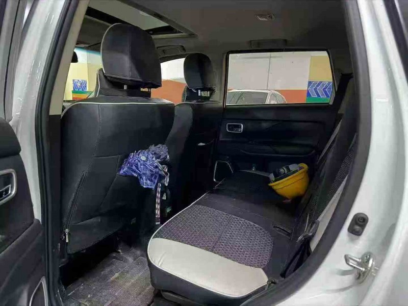 重庆18年三菱欧蓝德7