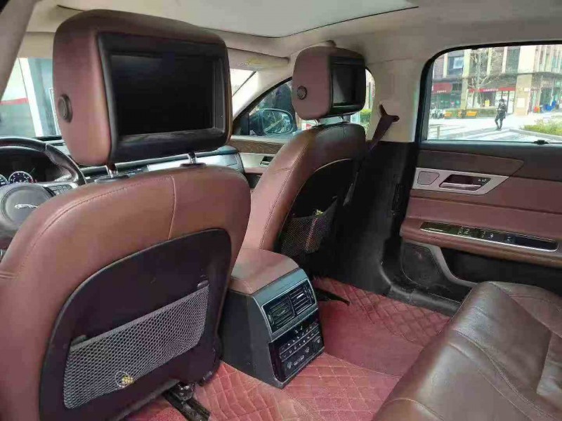 重庆18年捷豹XFL6