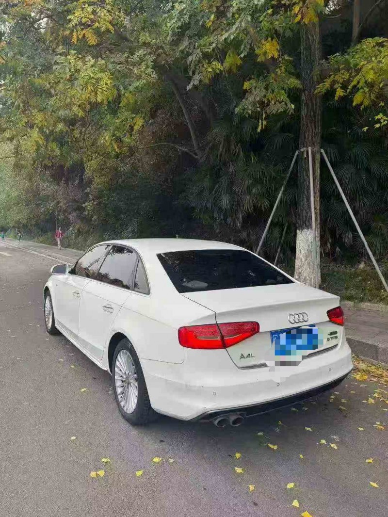重庆16年奥迪A4L8