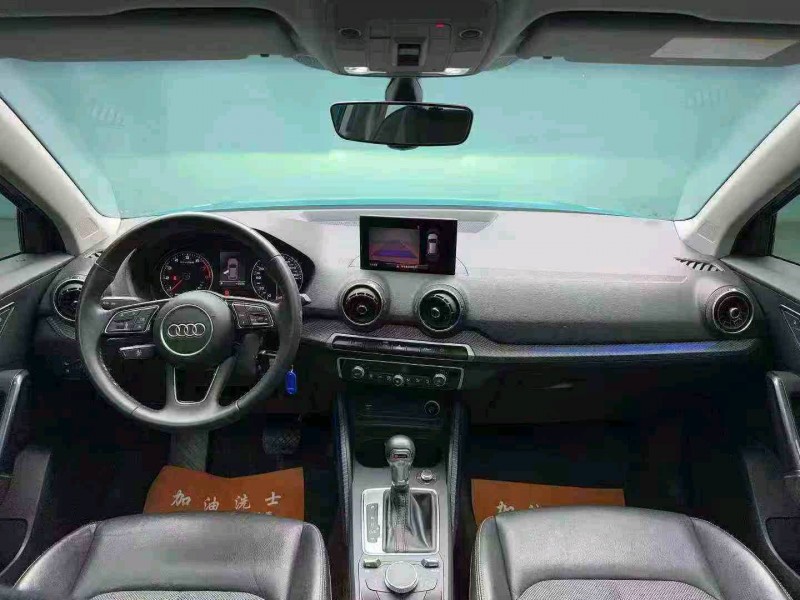 成都18年奥迪Q24