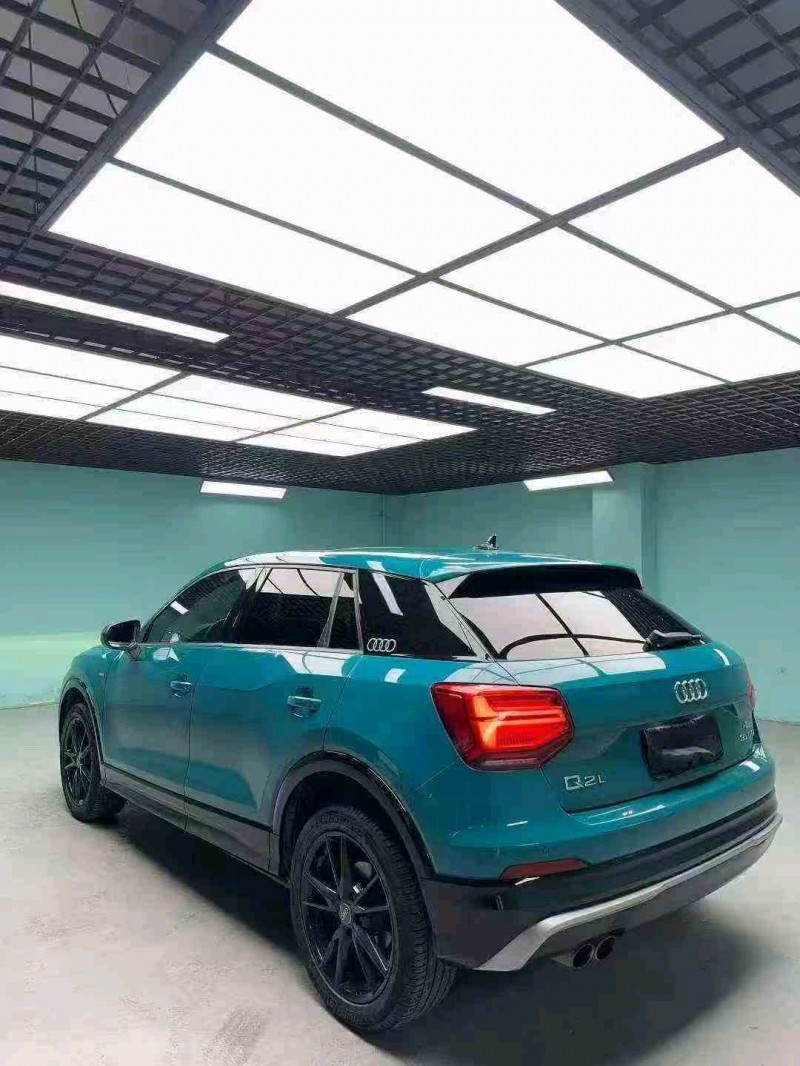 成都18年奥迪Q28