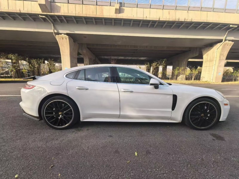 呼和浩特18年保时捷帕拉梅拉3