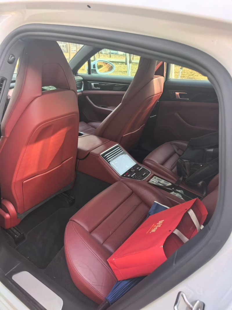 呼和浩特18年保时捷帕拉梅拉7