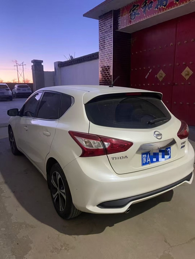 呼和浩特18年日产骐达8