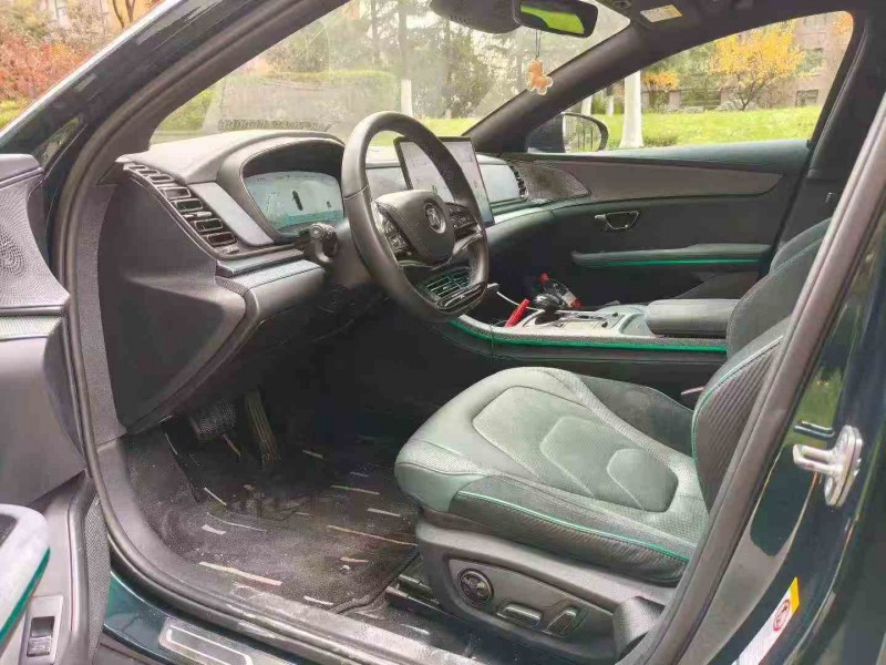 延安23年比亚迪汉4