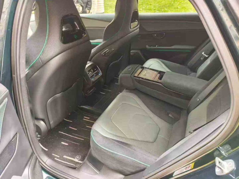 延安23年比亚迪汉6