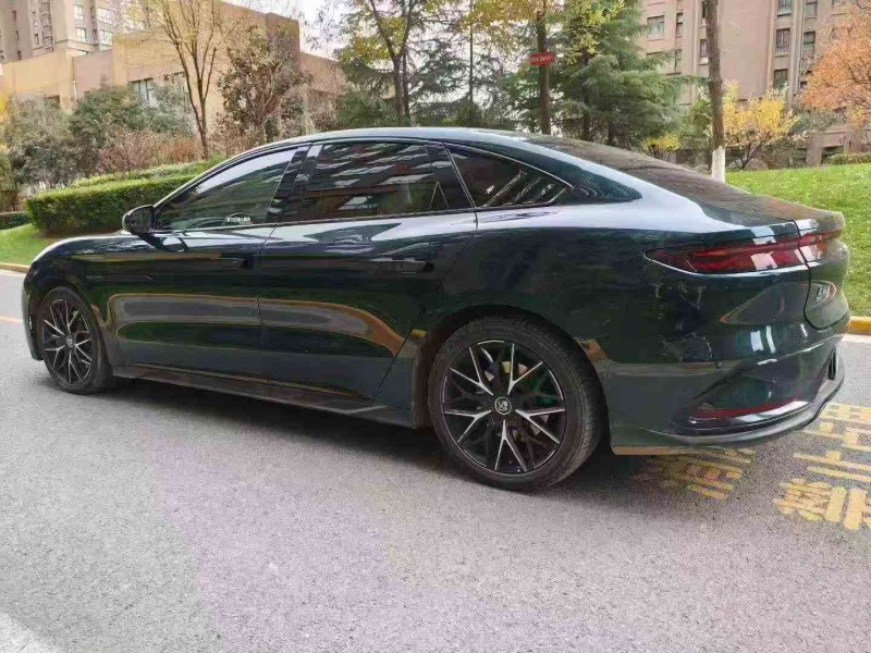 延安23年比亚迪汉8