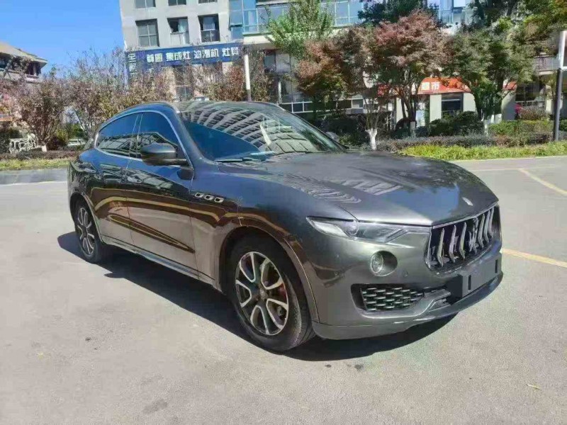 大理17年玛莎拉蒂Levante3