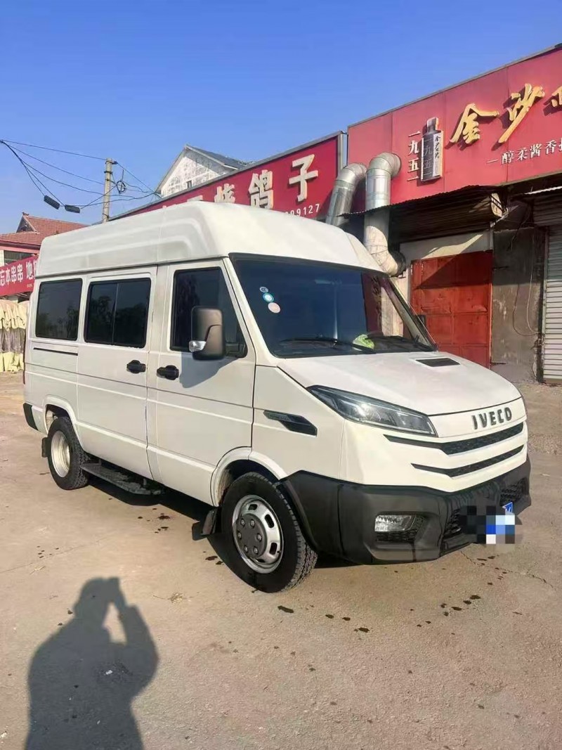 淄博23年依维柯得意2