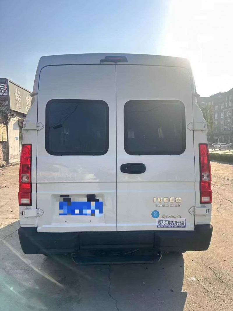 淄博23年依维柯得意6