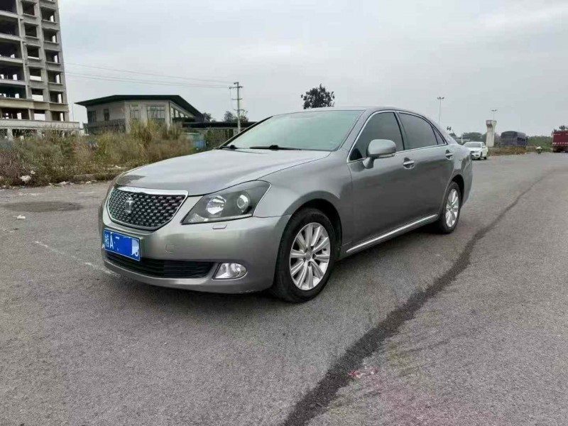 桂林12年丰田皇冠3