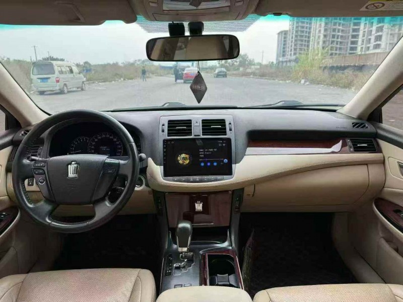 桂林12年丰田皇冠4