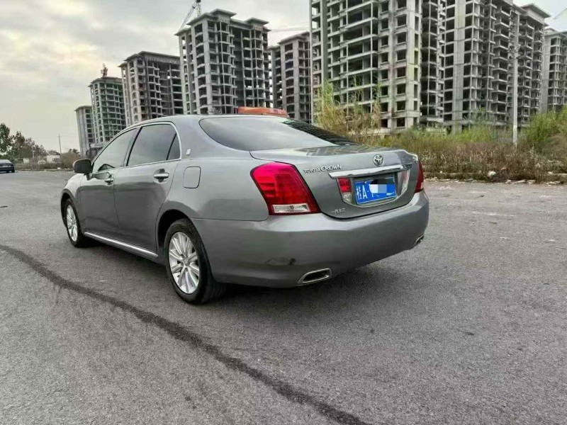 桂林12年丰田皇冠7